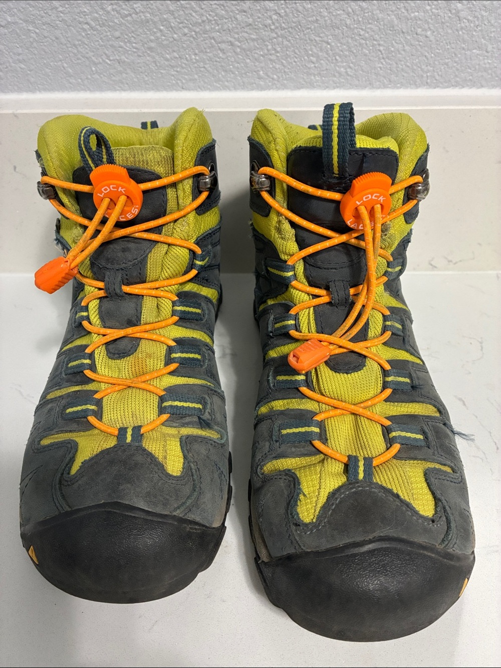KEEN Targhee Mid Waterproof Hiking Boots Womens 8.5 1010131
